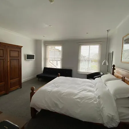 Pensionat Rooms36 4*